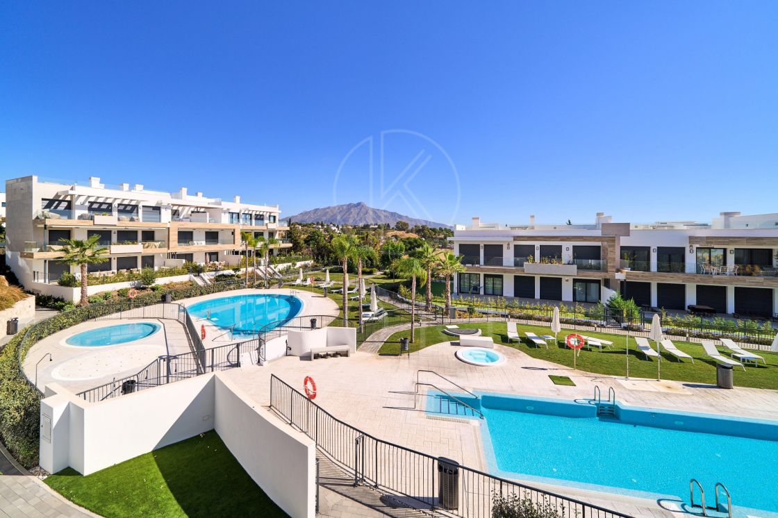 New project in a privileged location right next to Marbella - Fully Furnished - 2 Garage Spaces