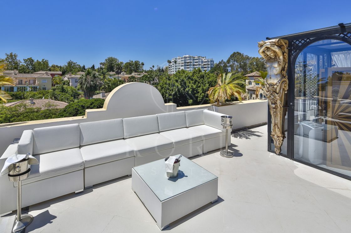 Exceptional Art Deco Duplex Penthouse in Front-Line Golf Location – Guadalmina Alta, Marbella