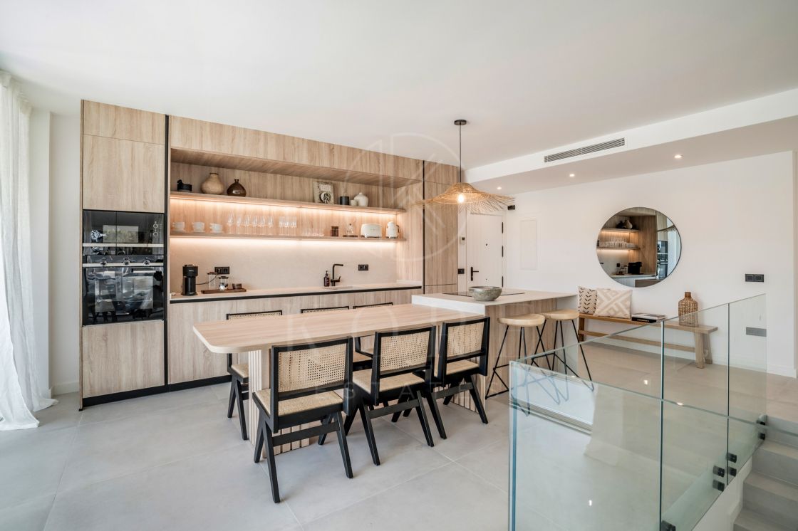 Elegant Refurbished Duplex in the Heart of La Quinta