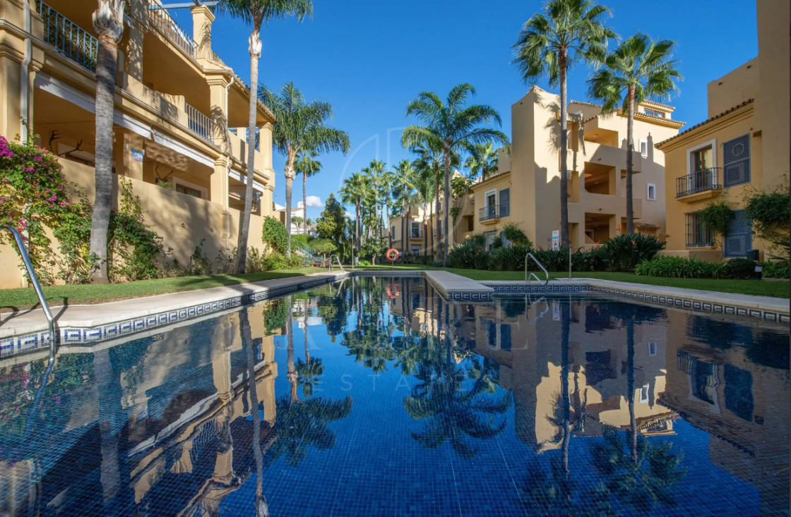 Spectacular double apartment with 5 bedrooms for sale in Nagüeles, Marbella