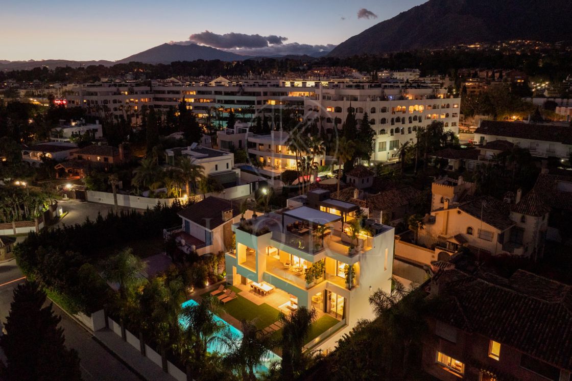 Exclusive 5-Bedroom Fully Automated Home in Marbella’s Golden Mile
