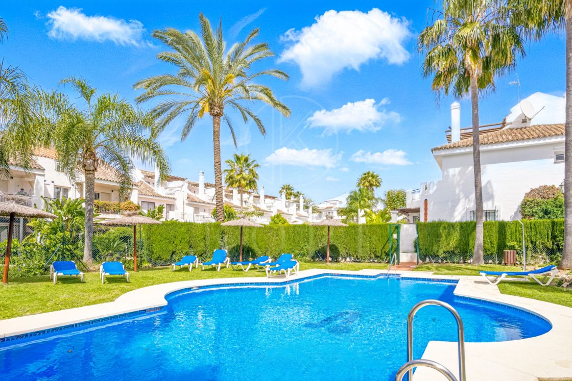 Exclusive three bedroom townhouse in Los Naranjos de Marbella
