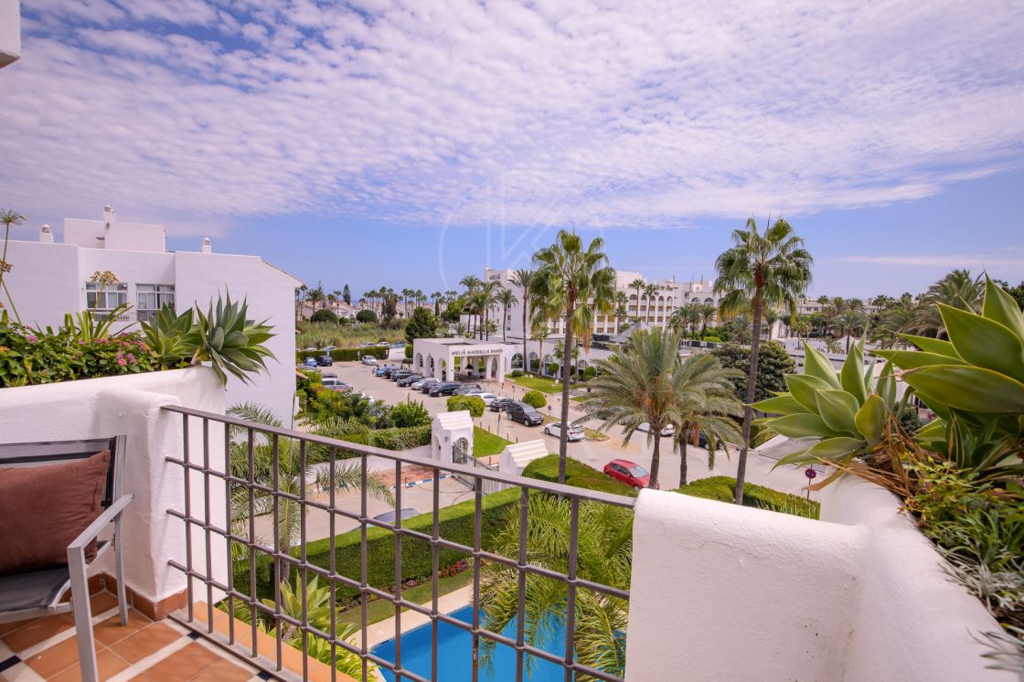 Duplex penthouse with an incredible terrace and panoramic views, in the heart of Puerto Banus