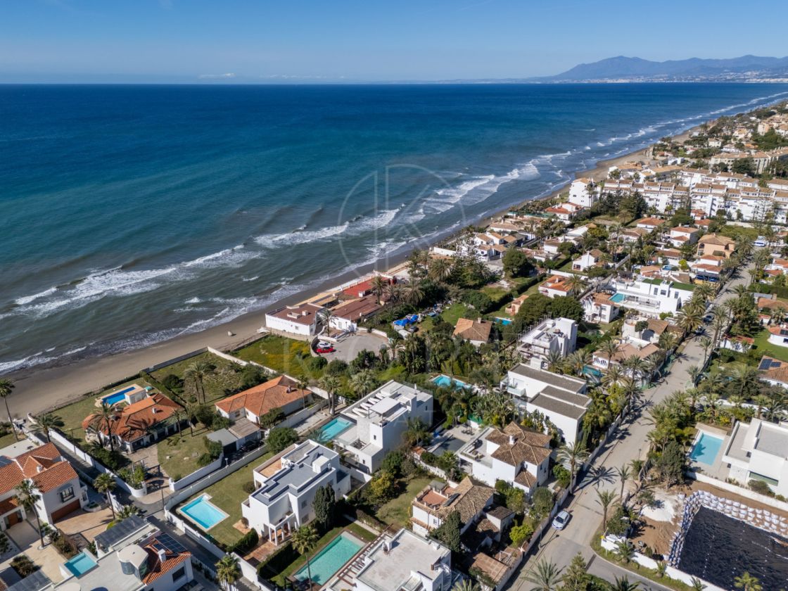 A unique opportunity JUST 100m from the Sandy Beach of Marbella.