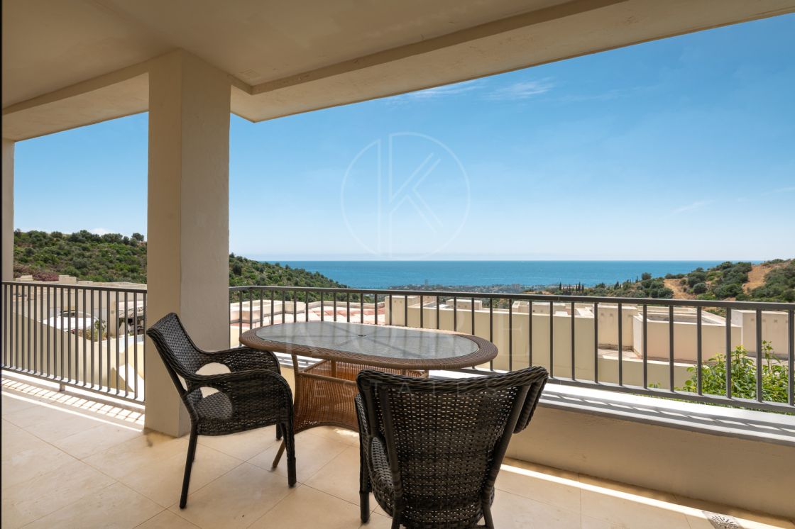 Impresionante apartamento con vistas panorámicas en Altos de Los Monteros