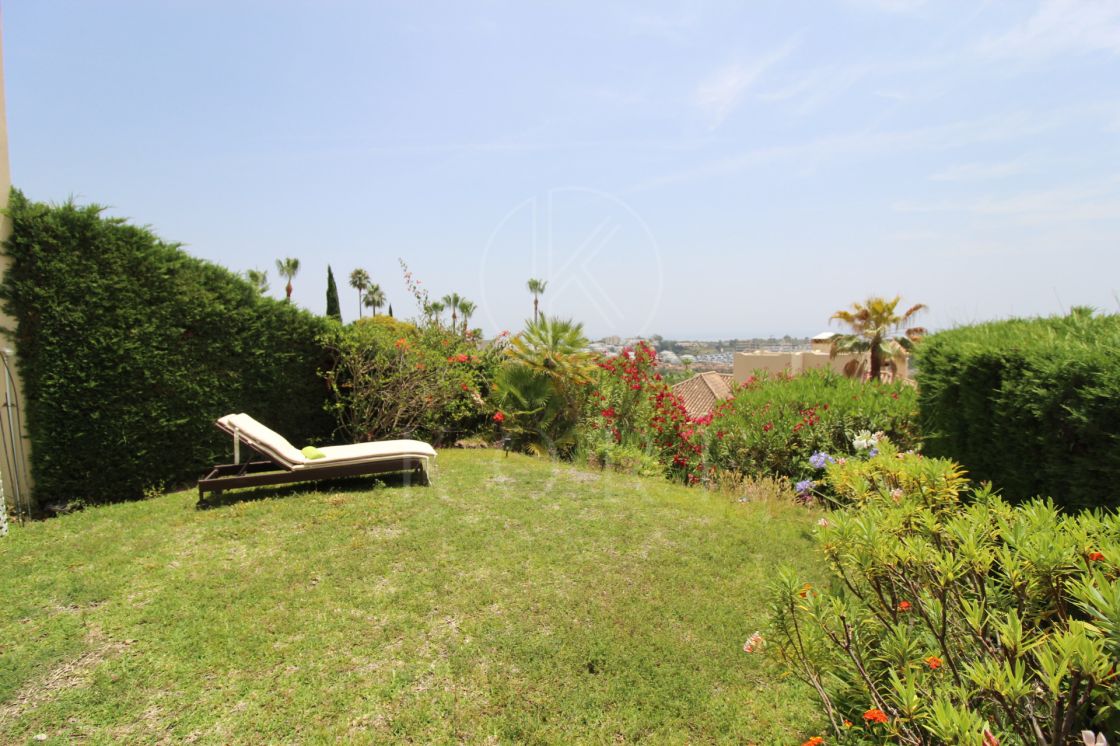 BEAUTIFULL AND PRIVATE SEMIDETACHED   OPEN VIEWS TO THE SEA