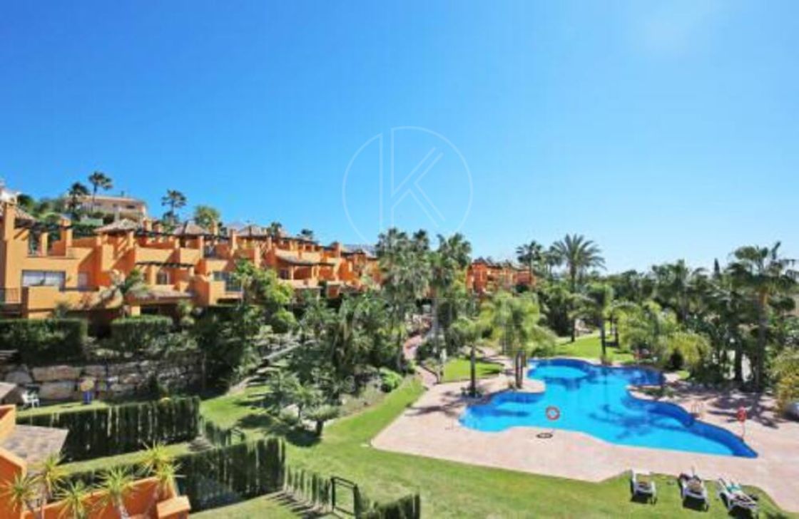 Semi Detached House for sale in Paraíso Bellevue, Benahavis
