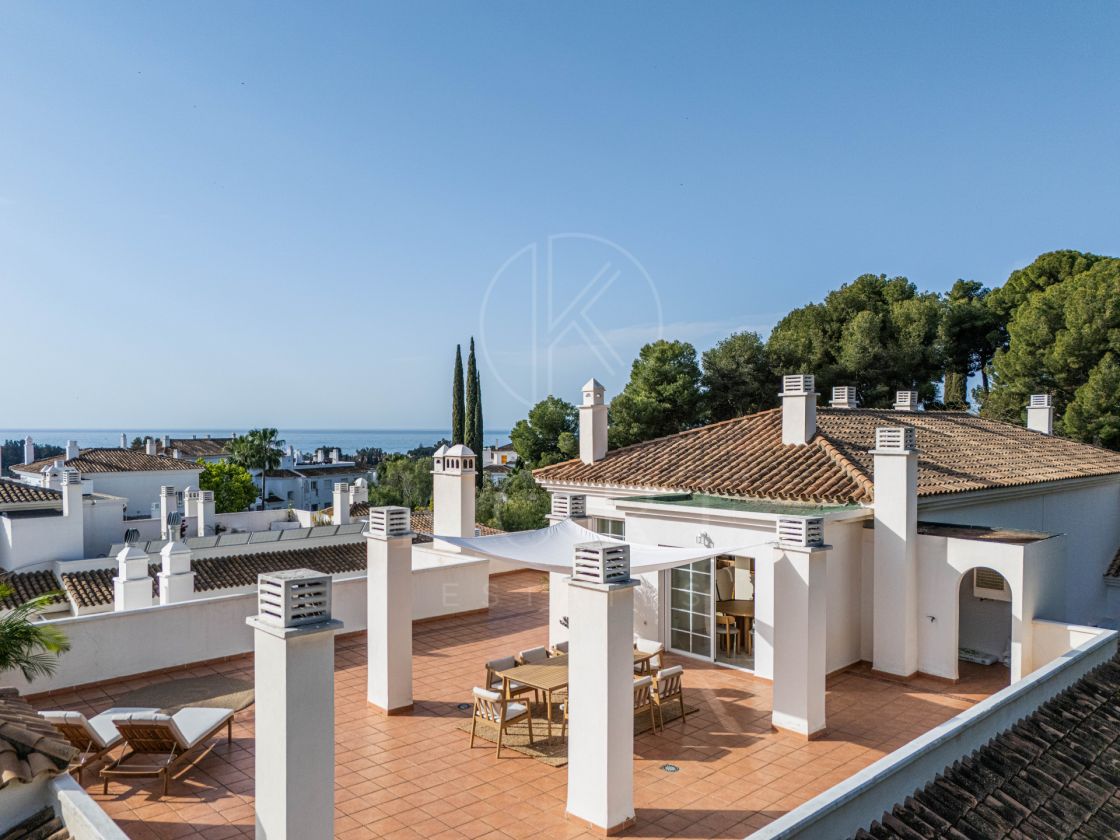 Este ático representa lo mejor de Marbella, combinando lujo, confort y una ubicación privilegiada en una de las zonas más buscadas de la Costa del Sol.