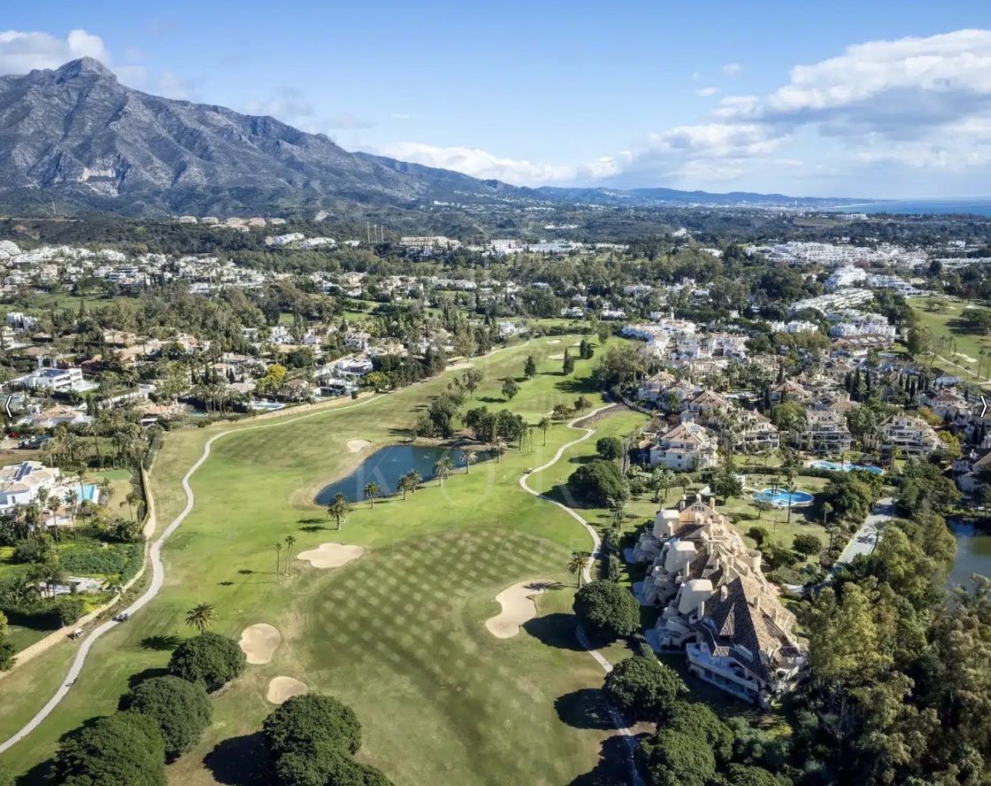 Duplex for sale in Las Brisas Country Club Nueva Andalucia