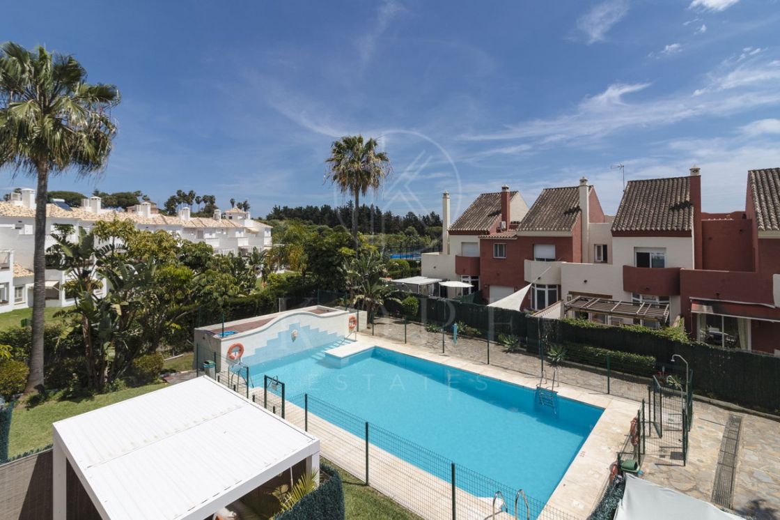 Town House for sale in Estepona