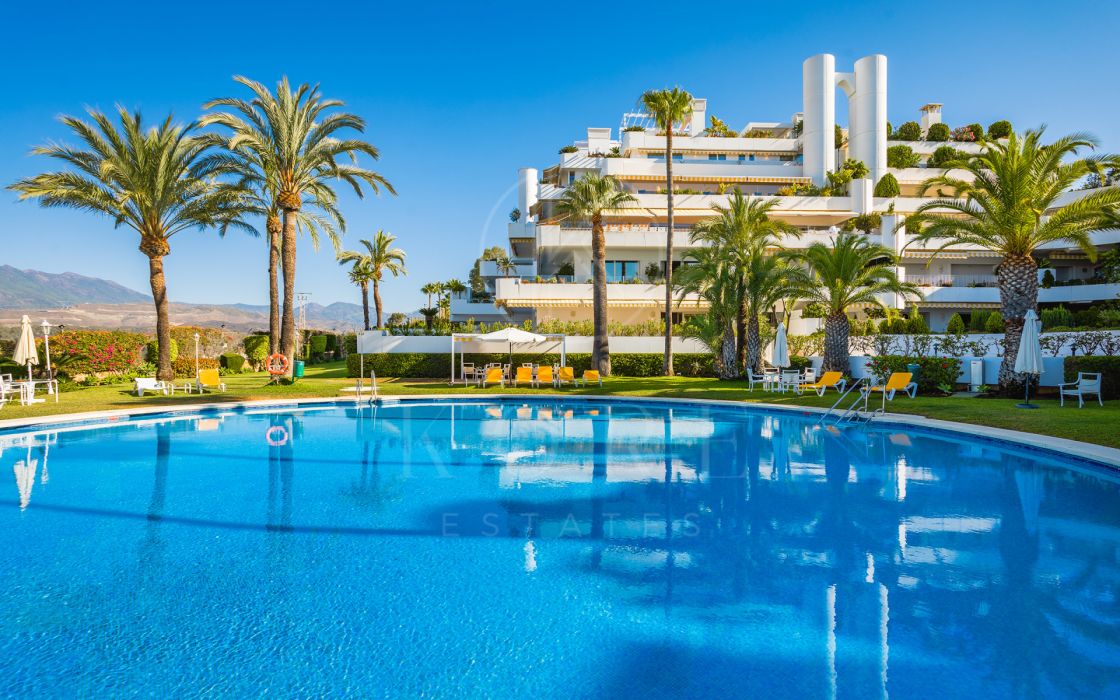 Stylish ground-floor apartment in Las Lomas del Marbella Club, on Marbella's Golden Mile