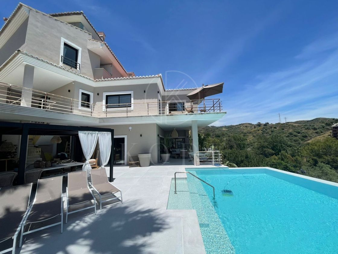 Villa for sale in Elviria, Marbella East