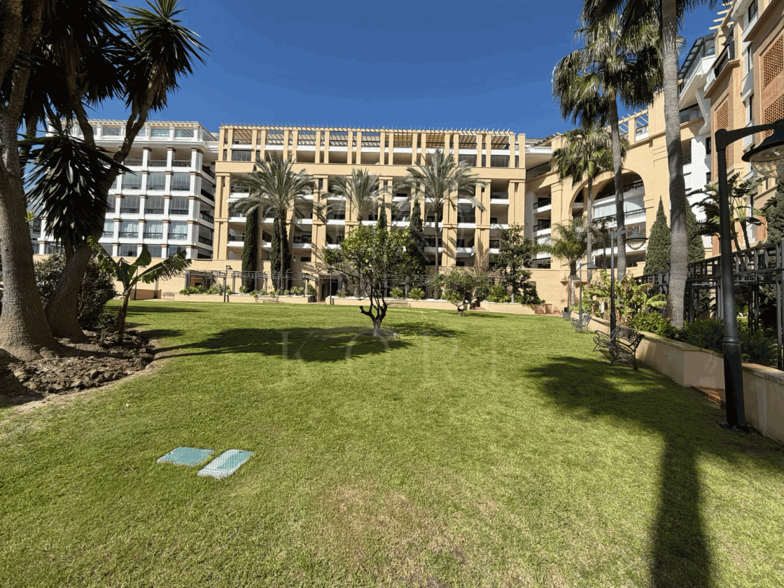 Impresionante ático en Bel Air, Costa del Sol