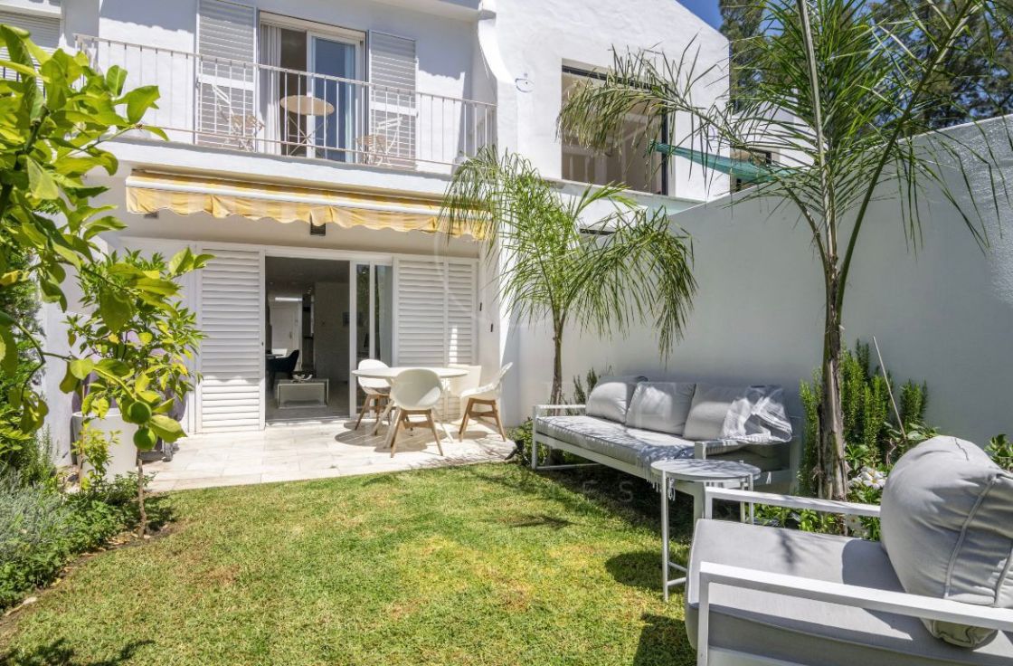 Casă înșiruită de vânzare în Peñablanca, Nueva Andalucia