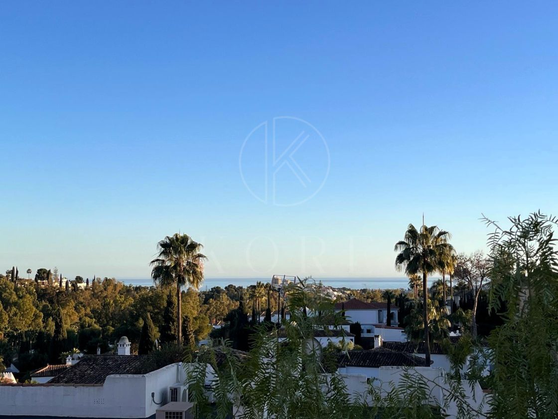 Apartamento en venta en Nueva Andalucía, Marbella – Propiedad con vistas al mar en Balcón del Golf, Golf Valley