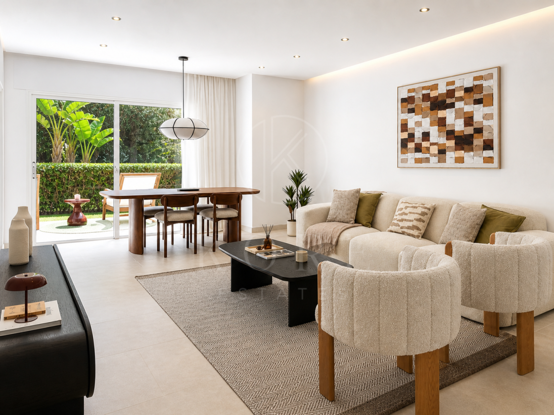 Apartament complet renovat cu trei dormitoare în Las Brisas, Nueva Andalucía