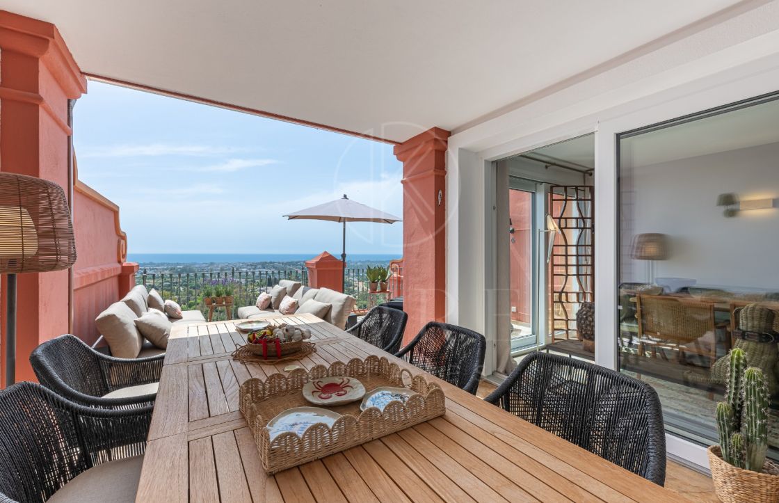 Exclusive Duplex Reformed with Panoramic Sea Views in La Quinta, Benahavís