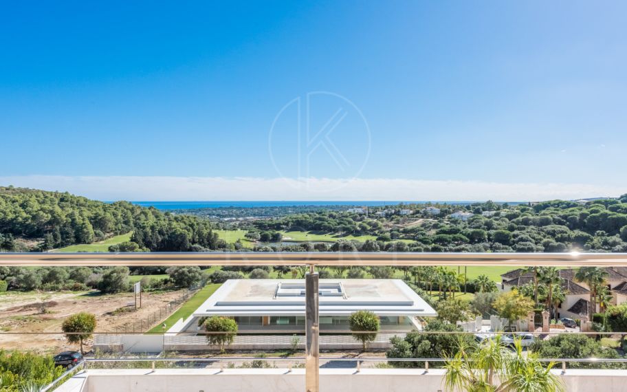 Espectacular villa en La Reserva de Sotogrande con las mejores vistas al mar y al golf