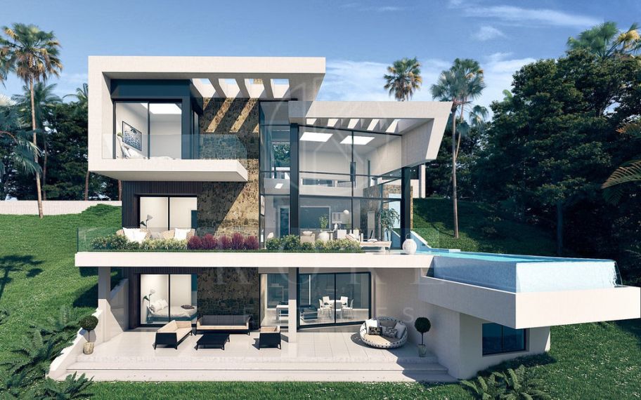 Villa for sale in Estepona