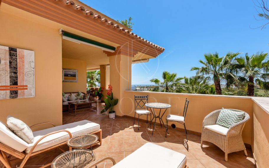 Apartamento con Vistas al Mar y Montaña, Nueva Andalucía