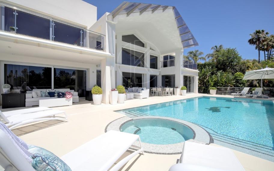 Stunning five-bedroom villa in the exclusive Golf Valley of Nueva Andalucia, Marbella
