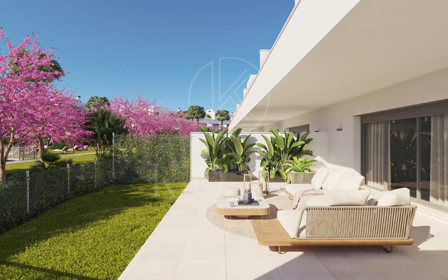 Ground Floor Apartment for sale in New Golden Mile, Estepona East