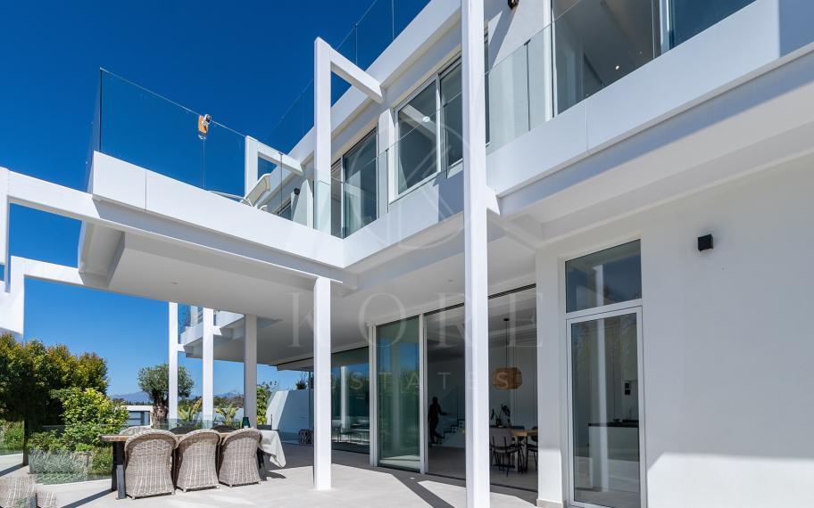 Villa for sale in El Mirador, Marbella