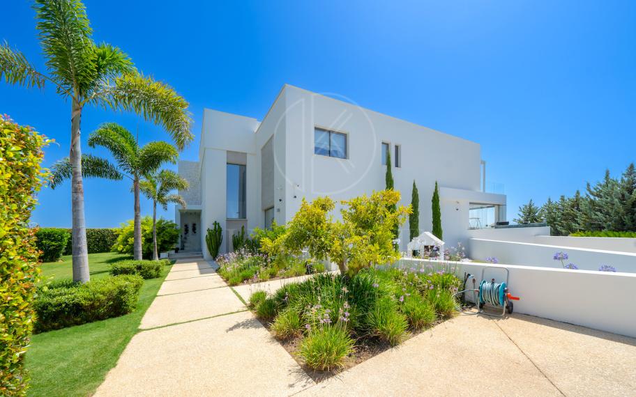 Villa for sale in Mirabella Hills, Benahavis