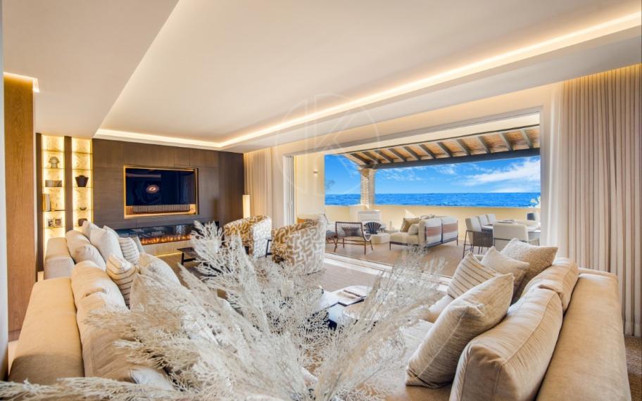Exceptional four bedroom, duplex penthouse in Rio Real Playa with panoramic sea views