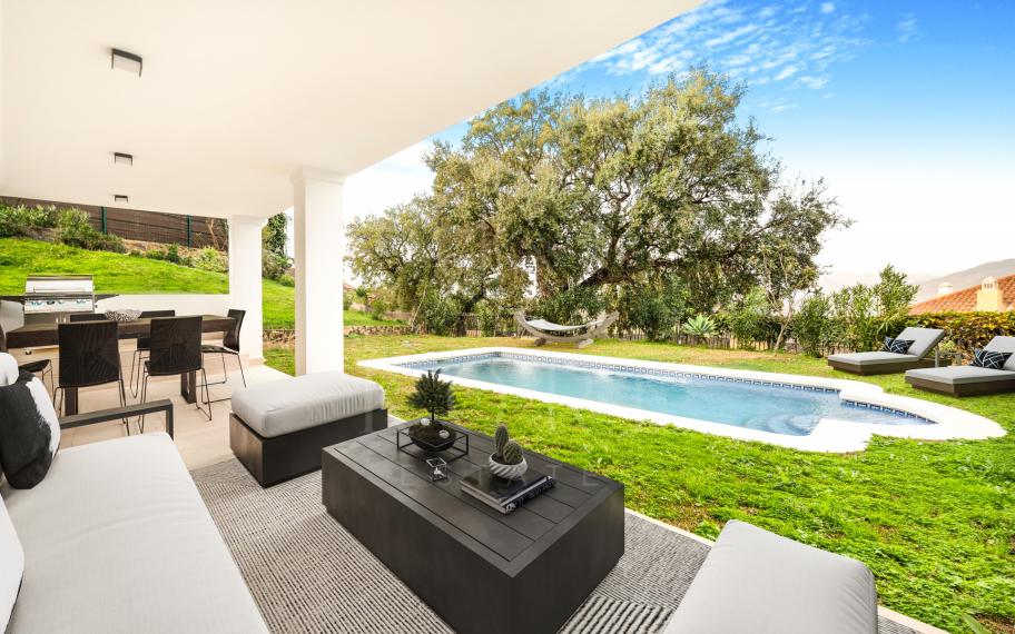 Fantastic three bedroom semi detached villa in a gated community of Monte Elviria, La Mairena