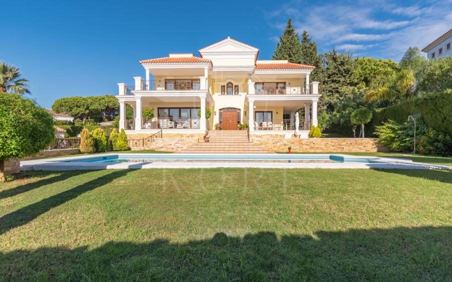 Villa for sale in Hacienda las Chapas, Marbella East