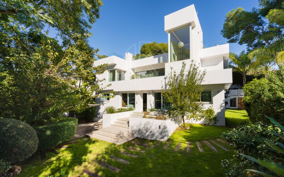 Lujo moderno en la Baja Nueva Andalucía – ¡Una Villa obligada!