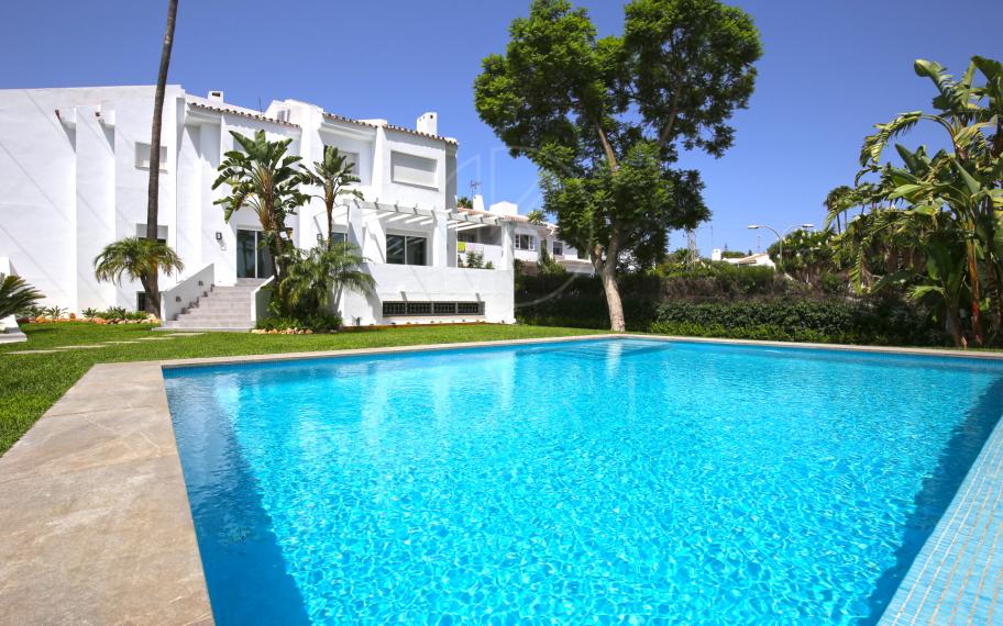 5 Bedroom Fully Refurbished Townhouse - Nueva Andalucía