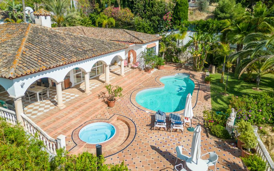 Andalusian Style Villa in El Rosario