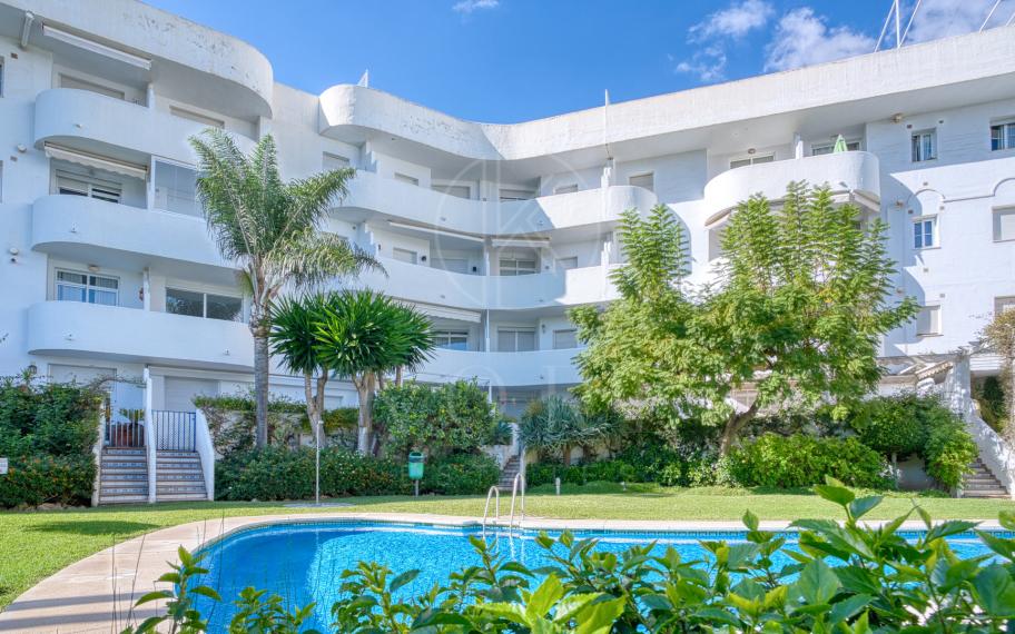 Fully renovated two bedroom, ground floor apartment in the well-known and gated community Marbella Real