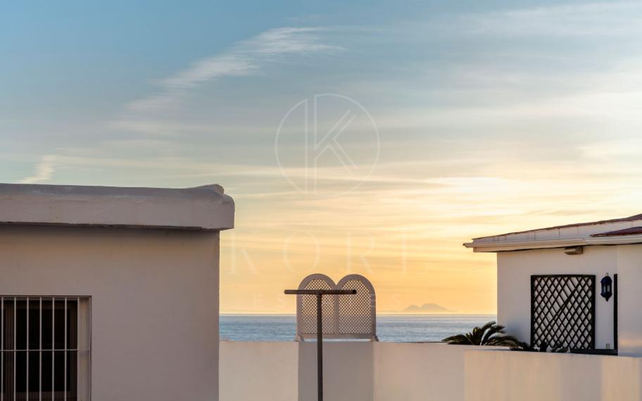 Apartment in the centre of Marbella, on the second line of the beach
