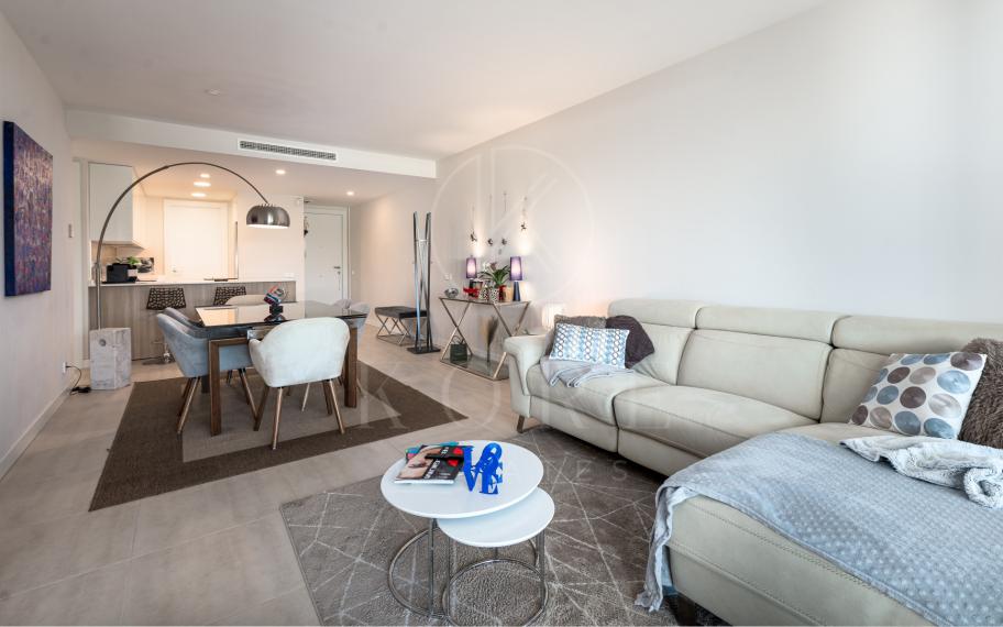 Brand New Modern Apartment with Top Amenities in Selwo Estepona