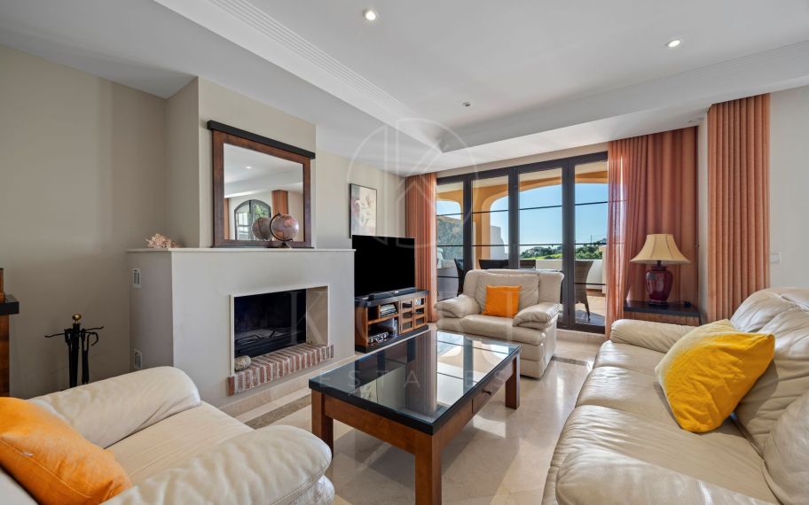 Spacious Townhouse in Los Almendros, Los Arqueros Golf