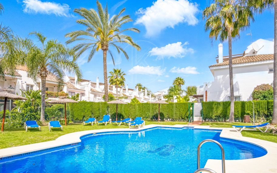 Exclusive three bedroom townhouse in Los Naranjos de Marbella