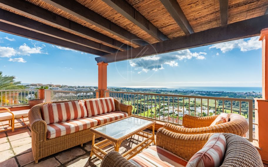 Luxurious Penthouse with Panoramic Views in Royal Flamingos, Benahavis