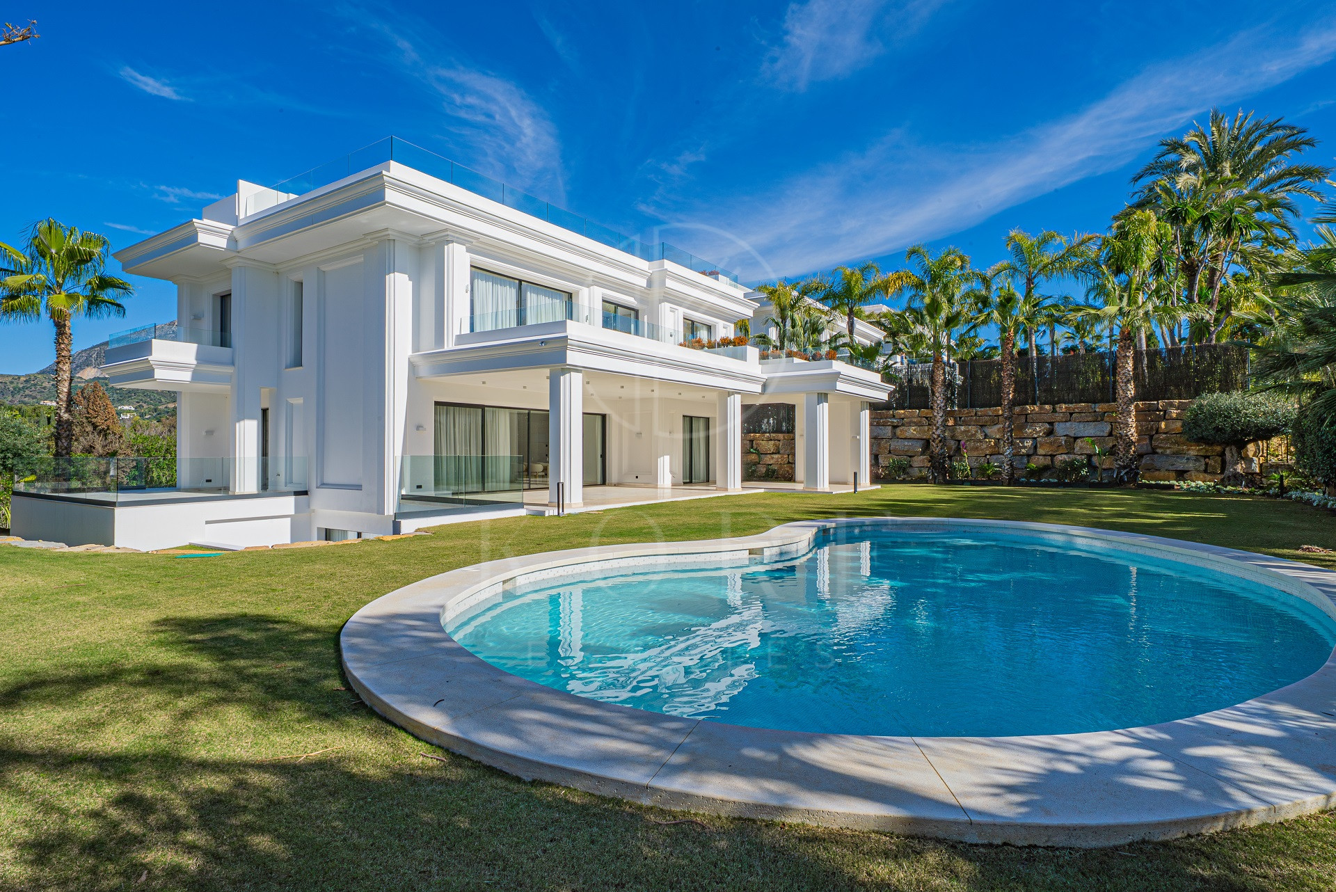 EXCLUSIVE DETACHED VILLAS IN LOMAS DE MARBELLA CLUB