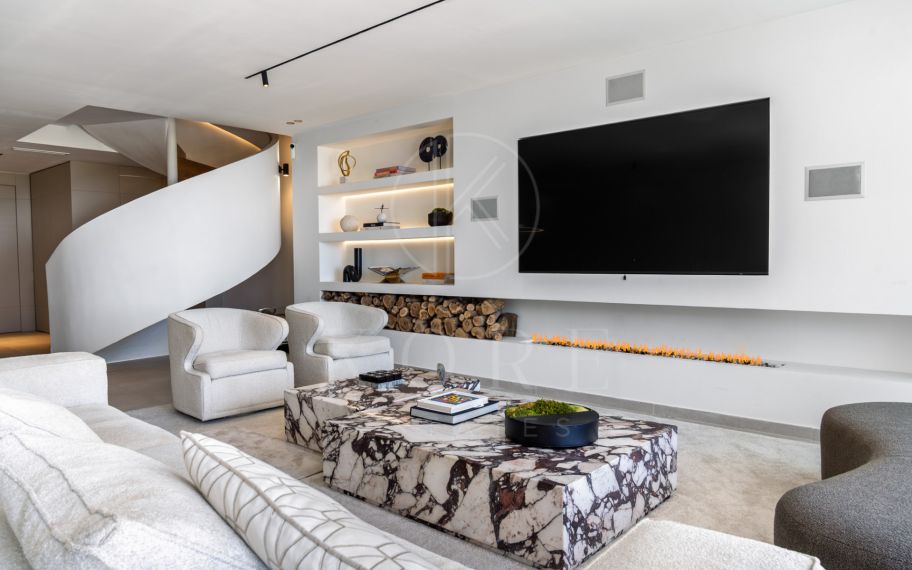 Elegante adosado reformado en primera línea de golf de La Quinta con vistas espectaculares