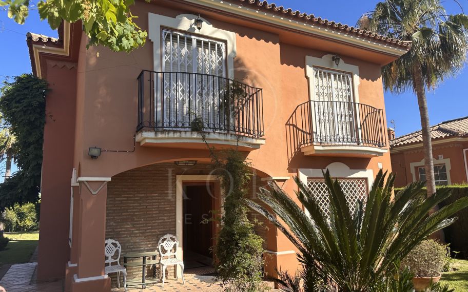 Vivienda unifamiliar de estilo Mediterráneo en urbanización en venta en Monte Biarritz