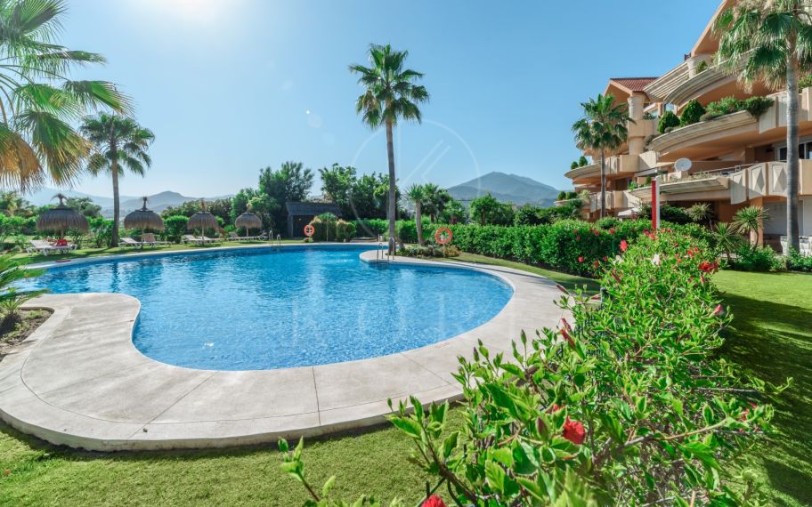 Sofisticada residencia en planta baja en Magna Marbella