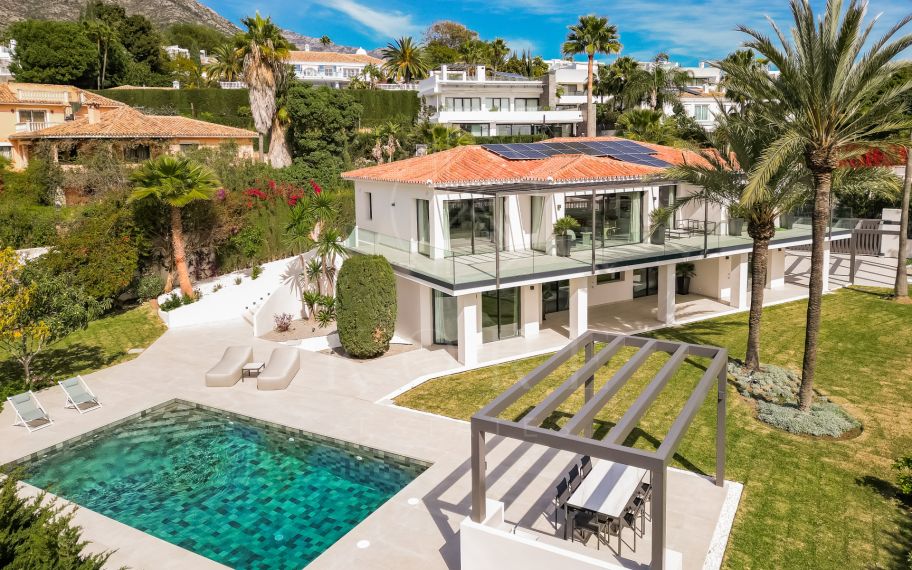 African View - Set in Nagüeles, moments from Marbella’s Golden Mile, this villa offers open views to the Mediterranean
