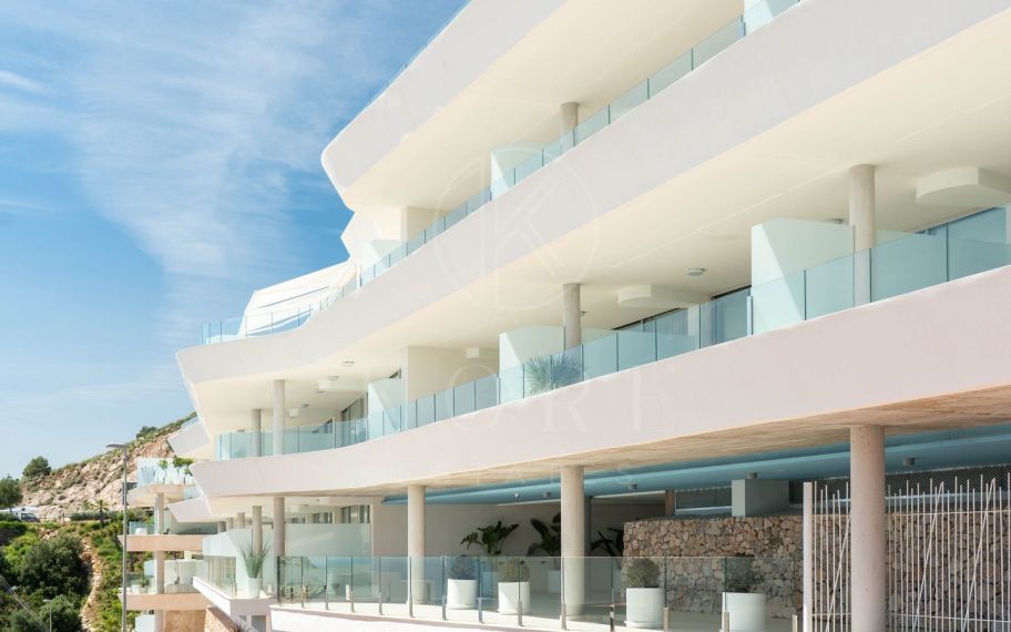 Stunning Newly Built Penthouse in Benalmadena: Breathtaking Views, Luxury Living!