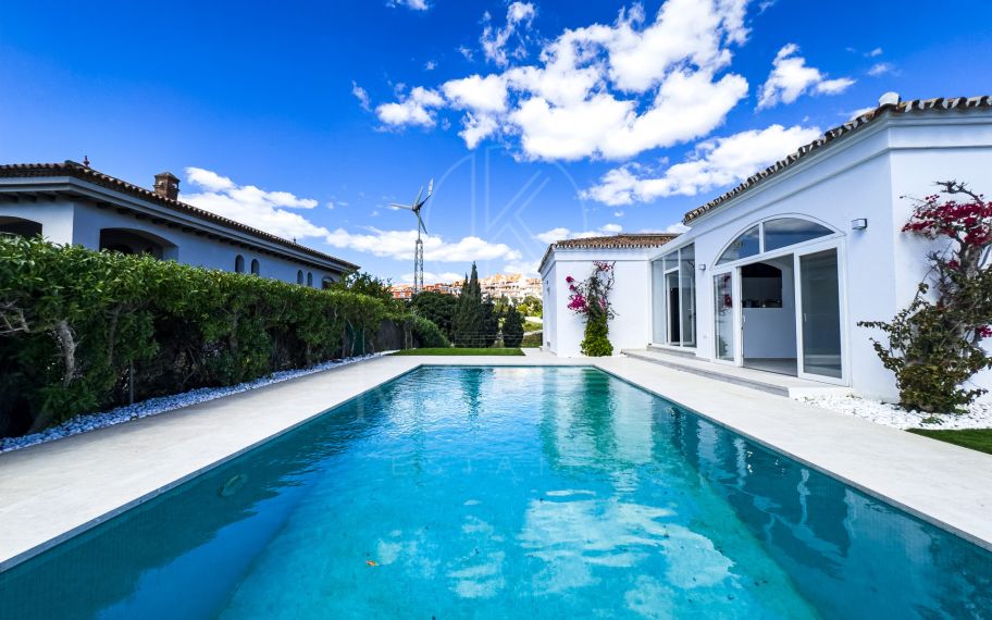 CHARMING AND UNIQUE Luxury Modern Villa