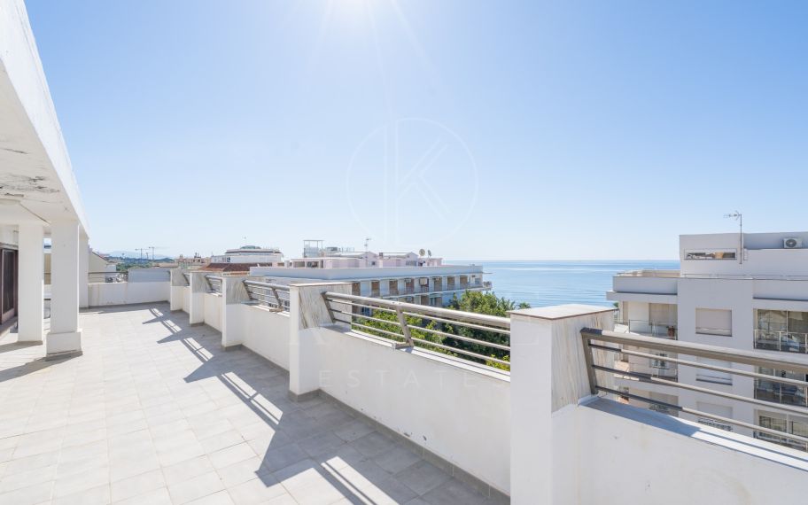 Estepona, ático, primera línea, playa, vistas al mar, 4 dormitorios, lujo