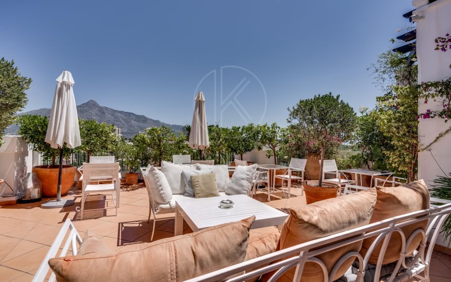 Incredible property with panoramic views!