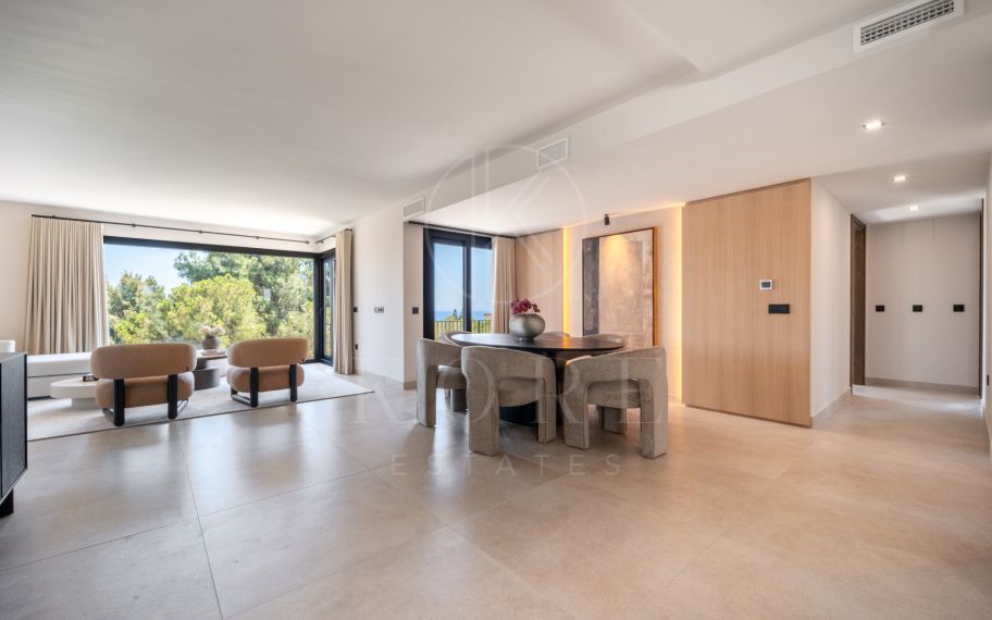 Fully Renovated Luxury Villa ideally located within a short walk to La Cala centre , Beach & Golf